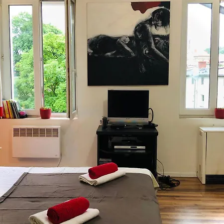 Апартаменты Art Mieszkanie Blisko Dworca Pkp