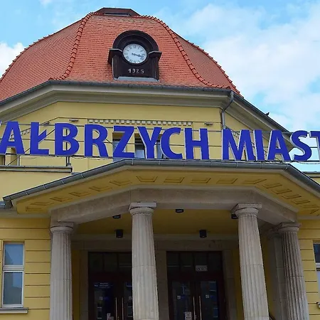 Art Mieszkanie Blisko Dworca Pkp Валбжих